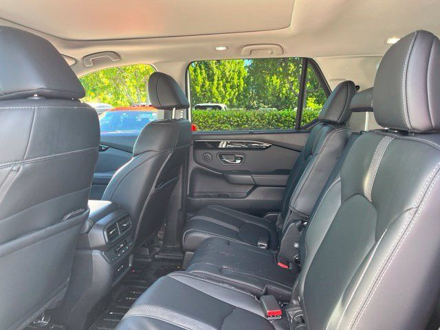 Used 2024 Honda Pilot Touring image 8