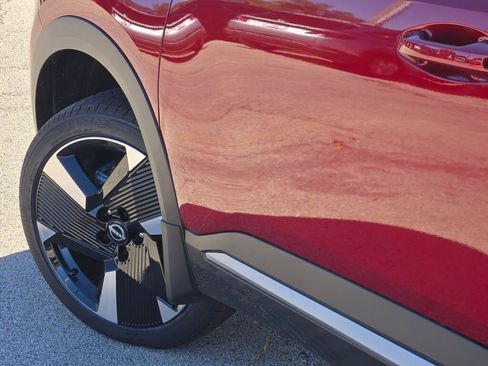 New 2026 Nissan Kicks SR w/ Cold Weather Package image 17