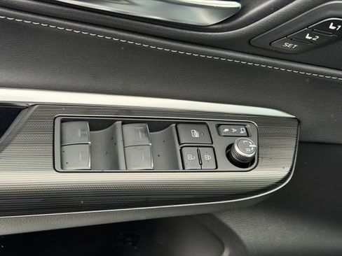 Certified 2023 Toyota Venza Limited image 25