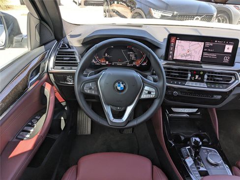 Used 2025 BMW X4 xDrive30i image 17