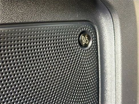 Used 2020 Ford Escape Titanium image 18