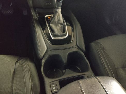 Used 2018 Nissan Rogue SL FWD image 26