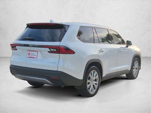 Used 2025 Toyota Grand Highlander AWD image 5