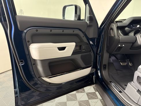 New 2026 Land Rover Defender 110 OCTA AWD/4WD image 14