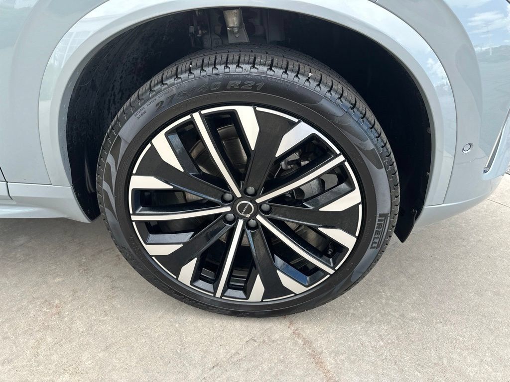 Certified 2026 Volvo XC90 B6 Plus AWD/4WD image 13