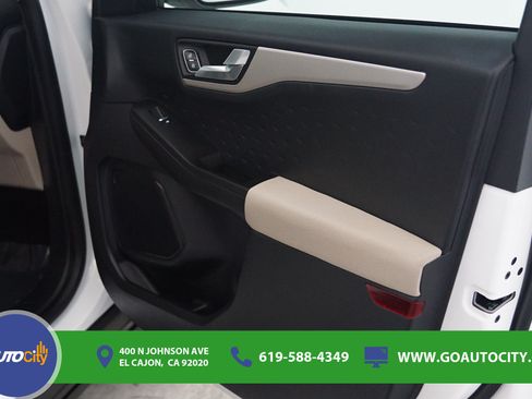 Used 2020 Ford Escape SE FWD image 16