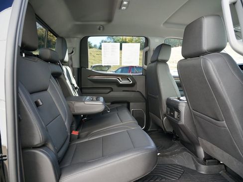 Used 2024 Chevrolet Silverado 1500 LT Trail Boss w/ LT Trail Boss Premium Package image 30