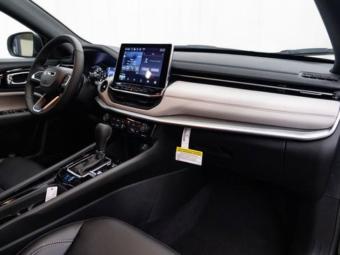 New 2026 Jeep Compass Limited image 28