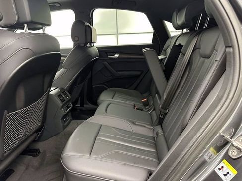 Used 2023 Audi Q5 2.0T Premium Plus w/ Premium Plus Package AWD/4WD image 11