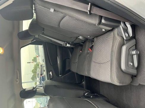Used 2020 Dodge Journey SE w/ Blacktop Package FWD image 8