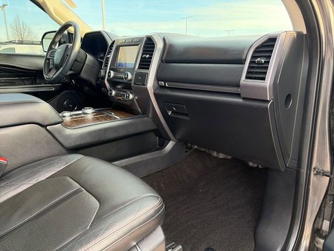 Used 2020 Ford Expedition Platinum image 11