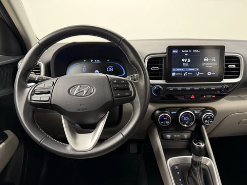 Used 2024 Hyundai Venue SEL image 19