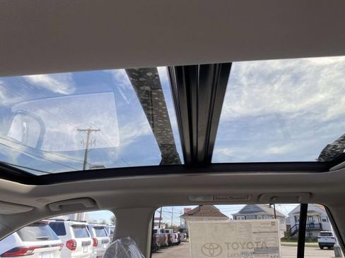 New 2026 Toyota Grand Highlander Limited image 9