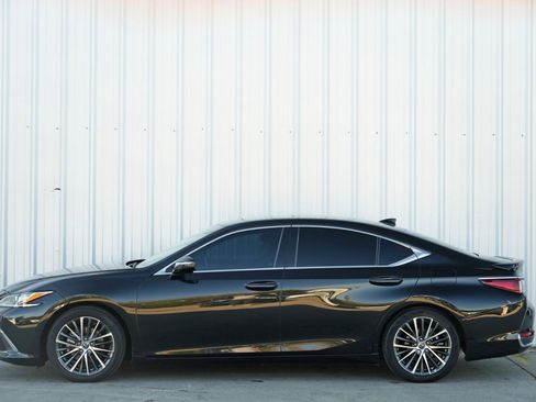 Used 2023 Lexus ES 300h w/ Premium Package image 50