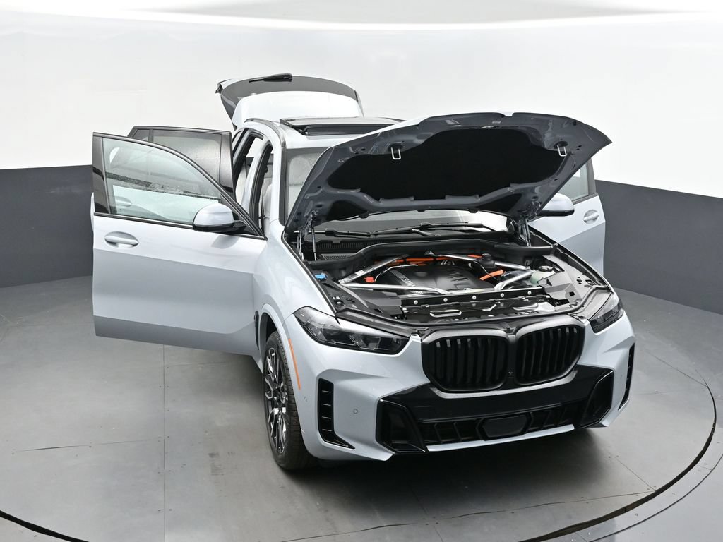 Used 2026 BMW X5 xDrive50e w/ M Sport Package AWD/4WD image 52