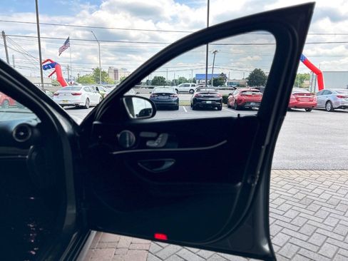Used 2017 Mercedes-Benz E 300 4MATIC image 51