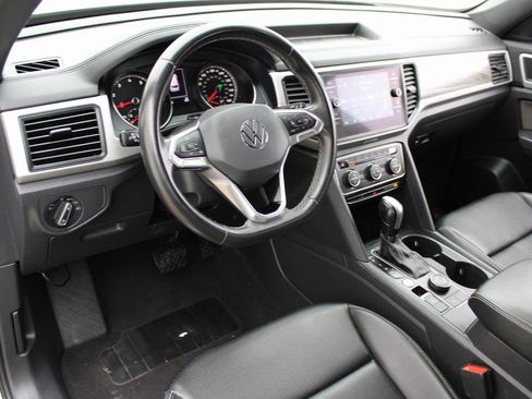 Certified 2021 Volkswagen Atlas Cross Sport SE image 8