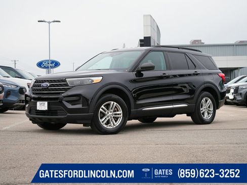 Used 2023 Ford Explorer XLT image 1
