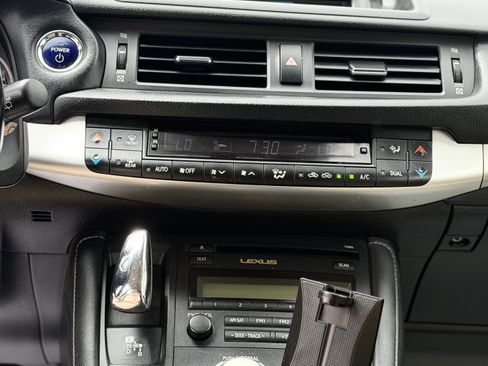 Used 2012 Lexus CT 200h FWD image 22