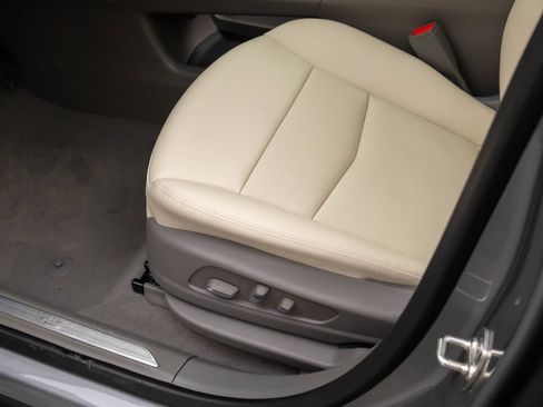 New 2026 Cadillac XT5 Premium Luxury w/ LPO, Floor Liner Package AWD/4WD image 15