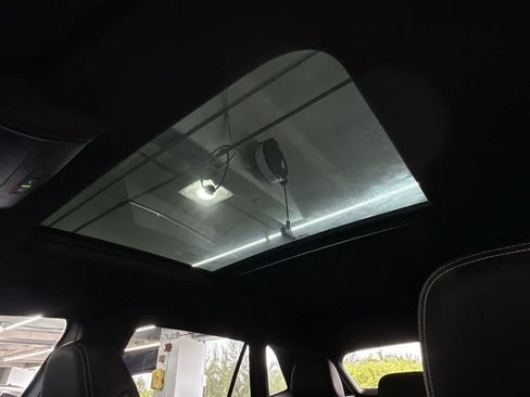 Certified 2023 Volkswagen Atlas Cross Sport SE w/ Panoramic Sunroof Package FWD image 21