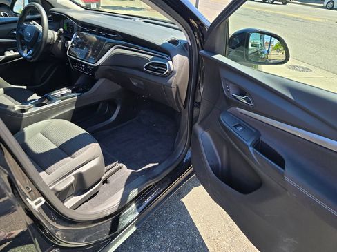 Used 2023 Chevrolet Bolt EUV LT w/ Comfort Package FWD image 13