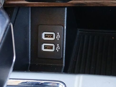 Used 2020 Ford F150 Lariat image 6