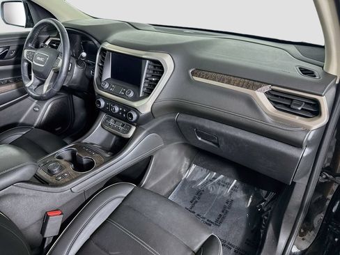 Used 2023 GMC Acadia Denali w/ Denali Ultimate Package FWD image 32