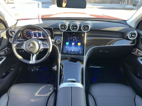 Used 2025 Mercedes-Benz GLC 350e 4MATIC image 31