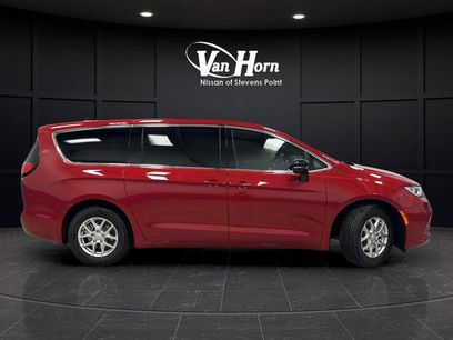New 2026 Chrysler Pacifica Select