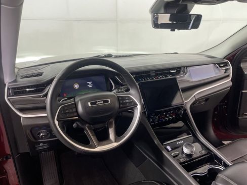 Used 2022 Jeep Grand Cherokee Limited 4xe w/ Luxury Tech Group II AWD/4WD image 8