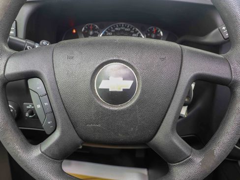 Used 2017 Chevrolet Express 2500 Extended image 24