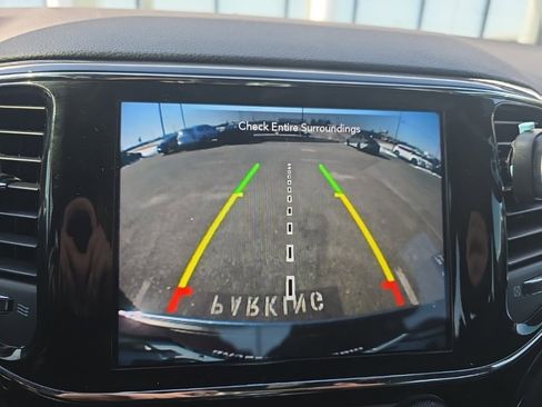 Used 2022 Jeep Grand Cherokee Limited image 10