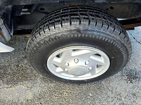 Used 2011 Ford E-350 and Econoline 350 XLT image 38