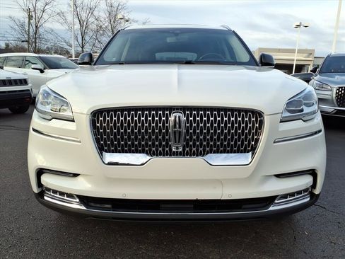 Used 2020 Lincoln Aviator Reserve w/ Equipment Group 202A image 2