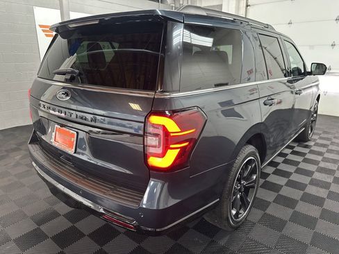 Used 2024 Ford Expedition Limited AWD/4WD image 9