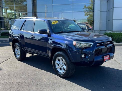 Used 2022 Toyota 4Runner SR5 Premium w/ Moonroof Package AWD/4WD image 1