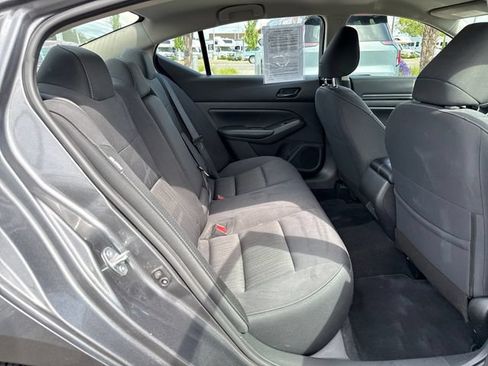 Used 2024 Nissan Altima 2.5 SV FWD image 10