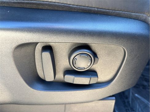 Used 2019 Land Rover Discovery HSE image 49