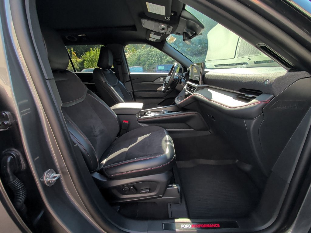 Used 2025 Ford Explorer ST w/ Sun And Sound Package AWD/4WD image 19