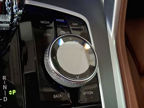 Used 2022 BMW X6 xDrive40i w/ Executive Package image 24