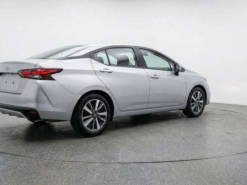 Used 2025 Nissan Versa SV image 9