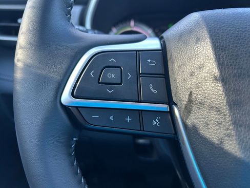 Certified 2025 Toyota Highlander XLE image 20