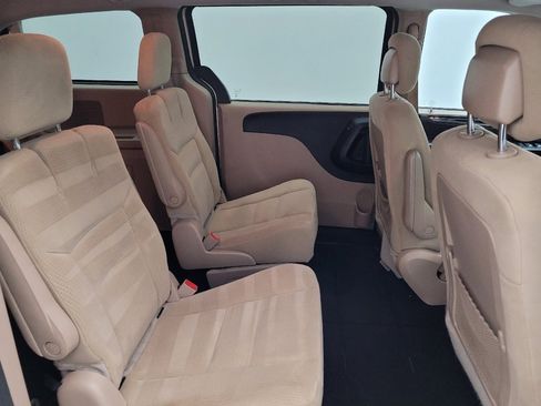 Used 2016 Dodge Grand Caravan SXT FWD image 19