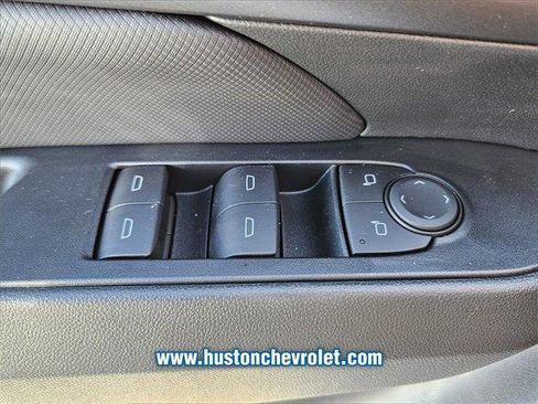 New 2026 Chevrolet Equinox EV LT image 17