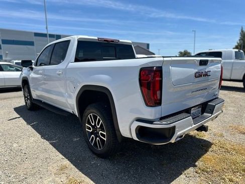 Used 2025 GMC Sierra 1500 AT4 w/ AT4 Premium Package AWD/4WD image 4
