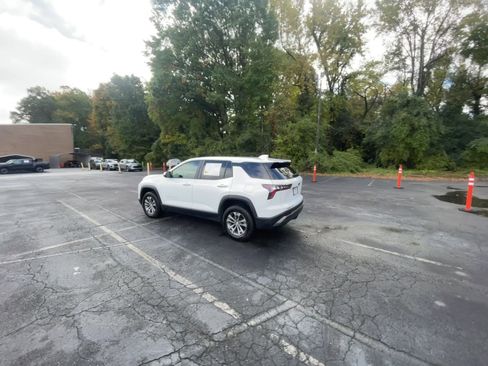 Used 2025 Chevrolet Equinox LT image 16