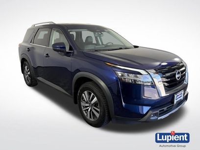 Used 2023 Nissan Pathfinder SL