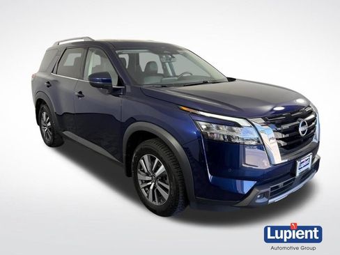 Used 2023 Nissan Pathfinder SL AWD/4WD image 1
