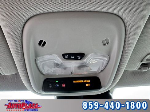 Used 2025 Chevrolet TrailBlazer LT AWD/4WD image 32